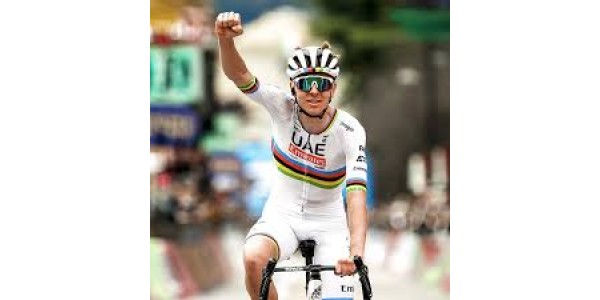 Pogačar trouve la piste idéale